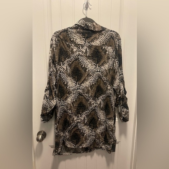 Bleu by Rod Beattie
Snake Print swim coverup
Size XL
NWT - Picture 2 of 3